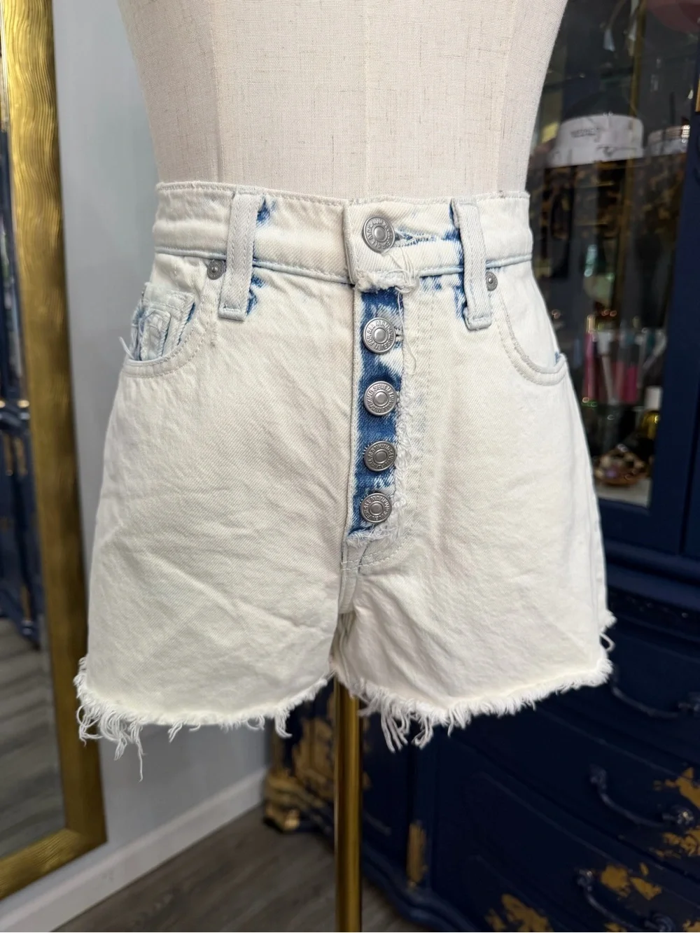 7 For All Mankind White High-Rise Button-Fly Denim Shorts size 25
